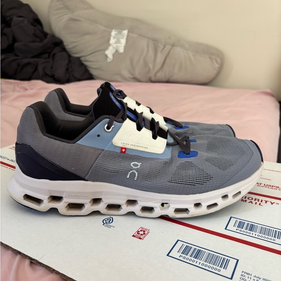 On Running Other - On Running Gray and Blue Sneakers with Breathable Mesh